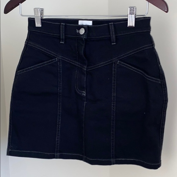 Aritzia Wilfred Free black skirt - Picture 2 of 5